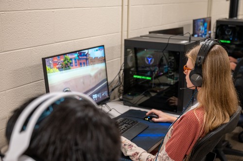 Top 7 Benefits of a Gaming Center for Aspiring Esports Teams - GameSync Consulting